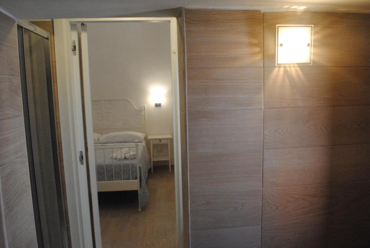 Mareluna Rooms Маргерита-ді-Савоя Екстер'єр фото