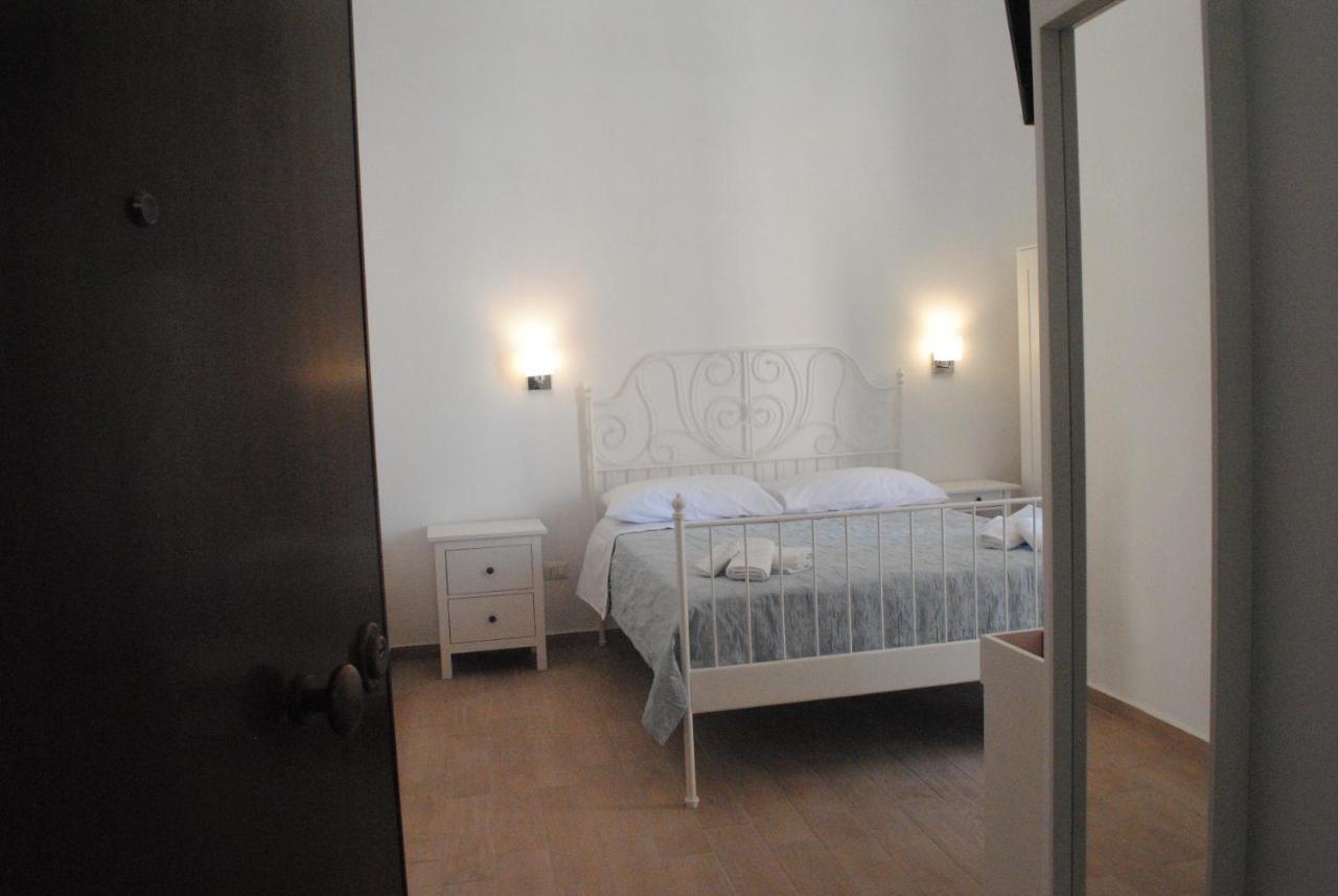 Mareluna Rooms Маргерита-ді-Савоя Екстер'єр фото