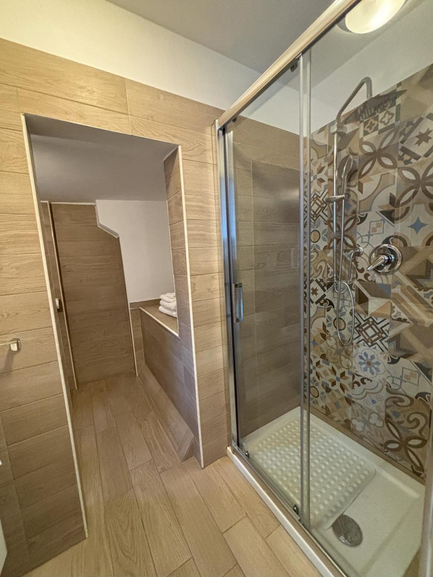 Mareluna Rooms Маргерита-ді-Савоя Екстер'єр фото